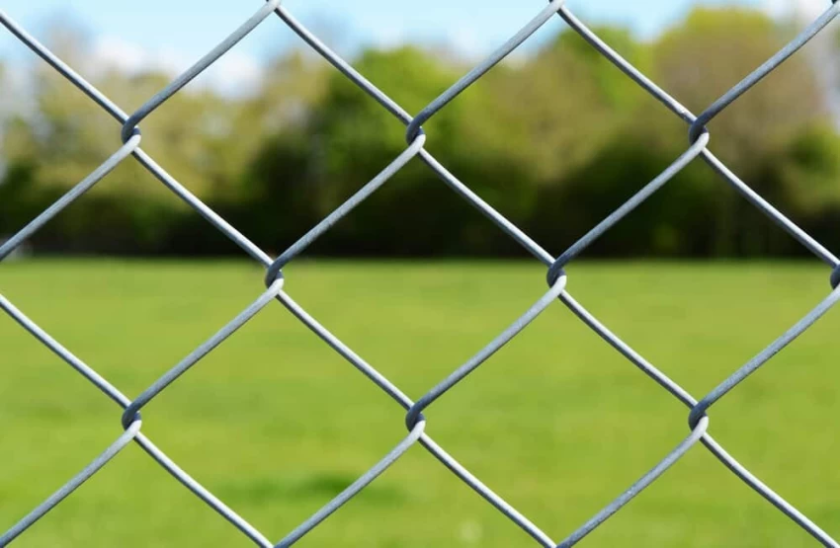 Top 5 Benefits of Installing Chain Link Fencing at Your Home or Office